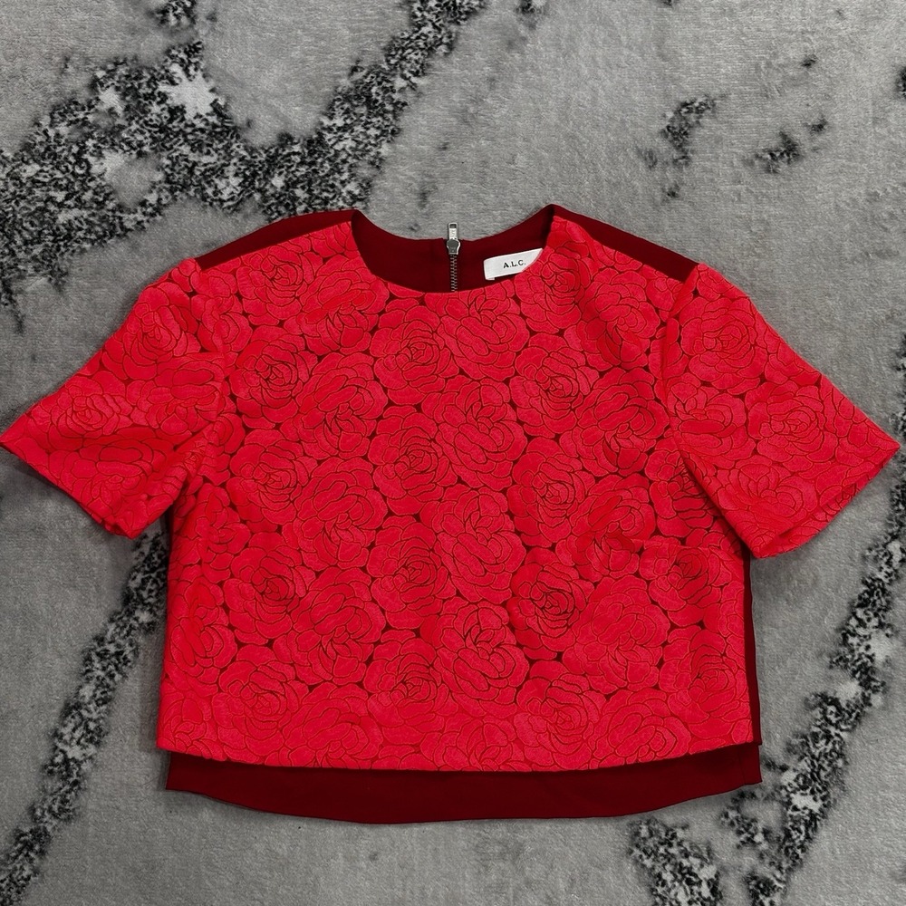 A.L.C. Red Rose Lace Short Sleeve Cropped Blouse Womens Size 0 Back Zip